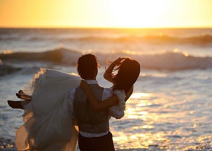 QQ空间爱情说说:我愿意陪着你一起慢慢变老