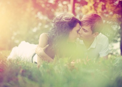 爱情说说心情短语:除了白头到老,我们无路可走