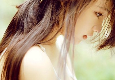 经典微博说说:再坚强的人心里都有一些弱点,一触就碎,一碰就痛1