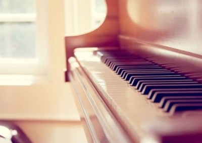 伤心难过的空间说说:总会有一次流泪,让我们瞬间长大